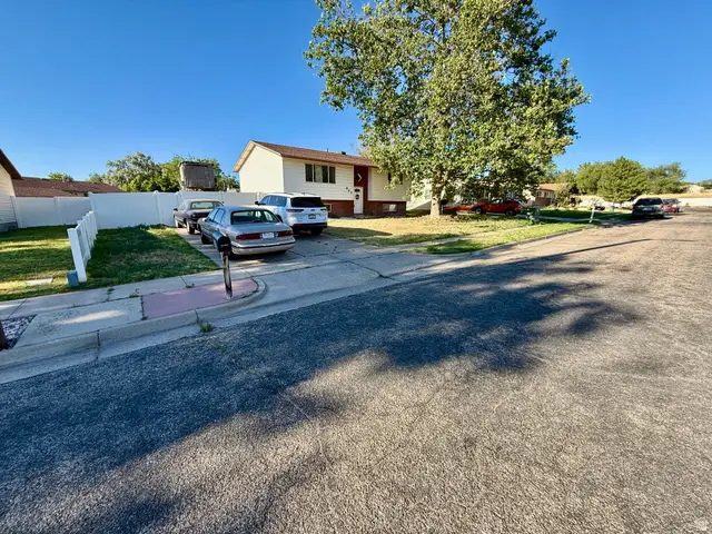 669 W 725 N, Clearfield, UT 84015 - #1