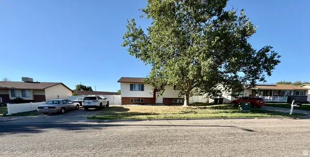 669 W 725 N, Clearfield, UT 84015 - #2