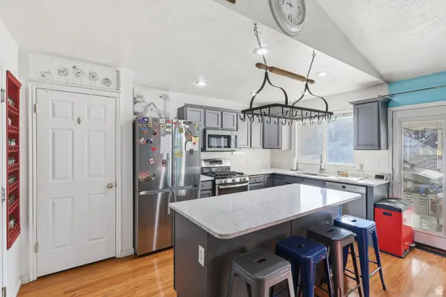 8764 S Pebblecreek Rd, West Jordan, UT 84081 - #2