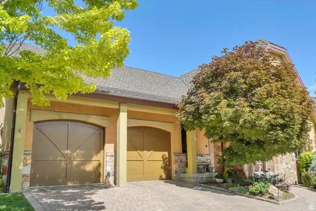 8283 S Bavarian Ct E, Cottonwood Heights, UT 84093 - #2