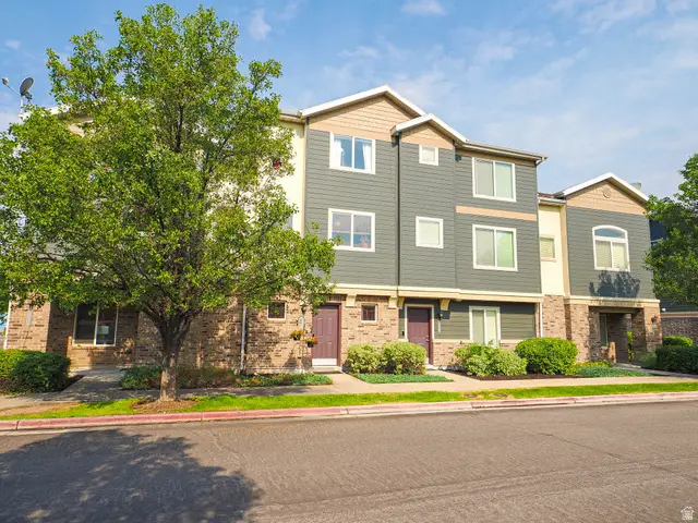 8292 S Bellingham Dr, Sandy, UT 84070 - #2
