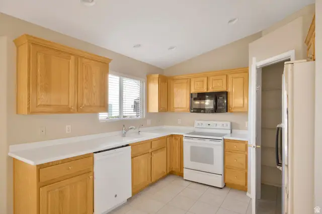4376 S Ironwood Dr, Saint George, UT 84790 - #3