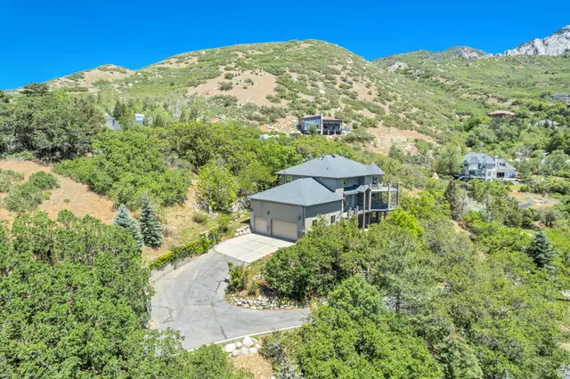 3207 E Canyon Oak Cir S, Sandy, UT 84092 - #3