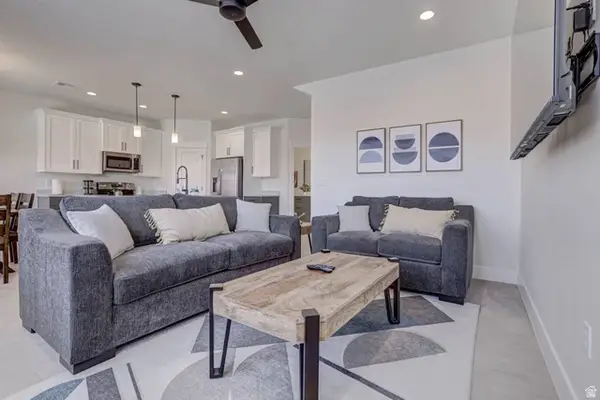 1311 E Vista Roja Pl, Washington, UT 84780