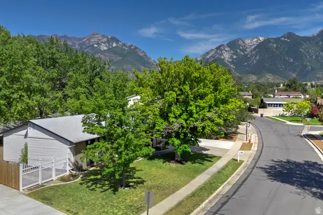 1797 E Ski View Dr Dr, Sandy, UT 84092 - #3