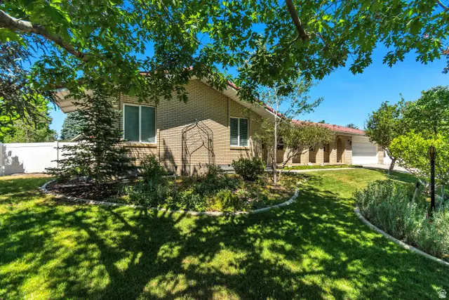 1602 Nicklaus Cir, Sandy, UT 84092 - #2