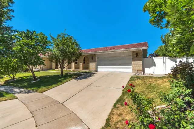 1602 Nicklaus Cir, Sandy, UT 84092 - #3
