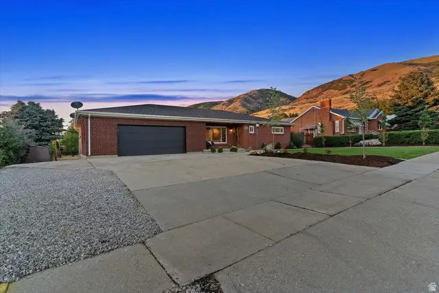 555 E Pages Ln, Centerville, UT 84014 - #2
