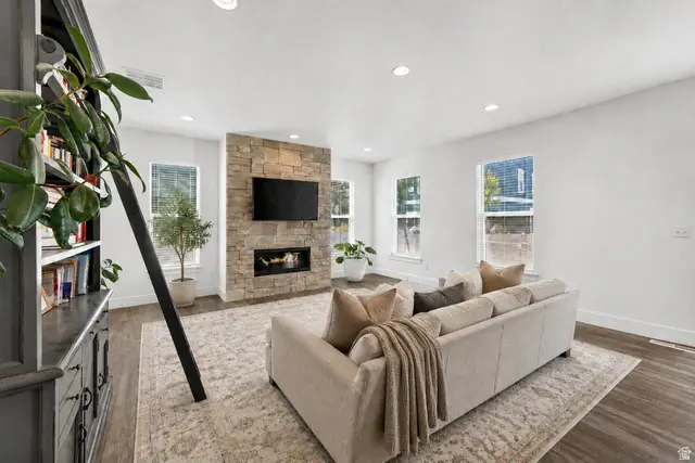 912 E Queensmill Ln, Salt Lake City, UT 84106 - #3