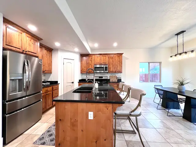 1918 W Woodview Dr N, Lehi, UT 84048 - #3