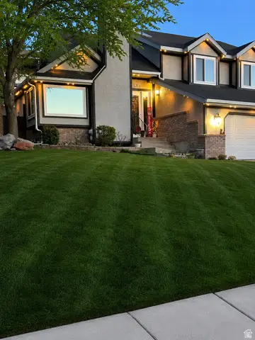 8651 S Harvard Park Dr, Sandy, UT 84094 - #3