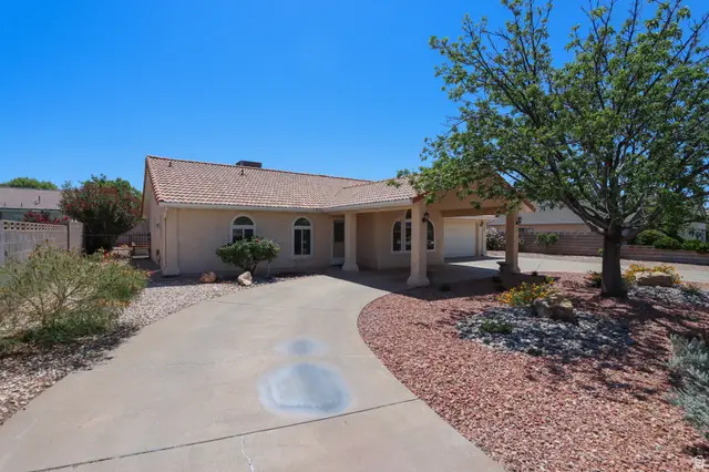 1740 Tamarisk Dr, Santa Clara, UT 84765 - #2