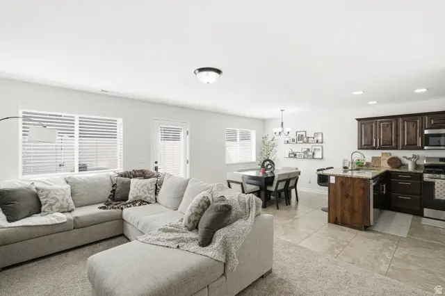 1064 W 2050 S, Syracuse, UT 84075 - #3