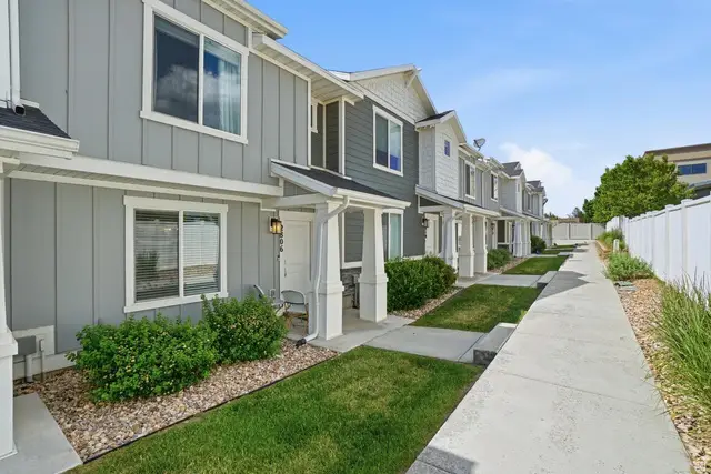 2806 N Fighting Falcon St, Layton, UT 84040 - #2