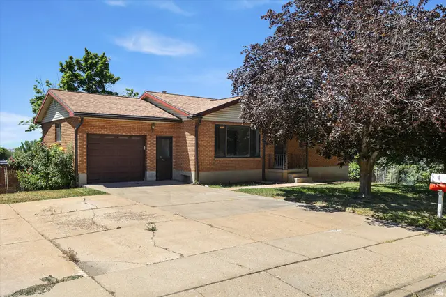 555 W 300 N, Clearfield, UT 84015 - #1