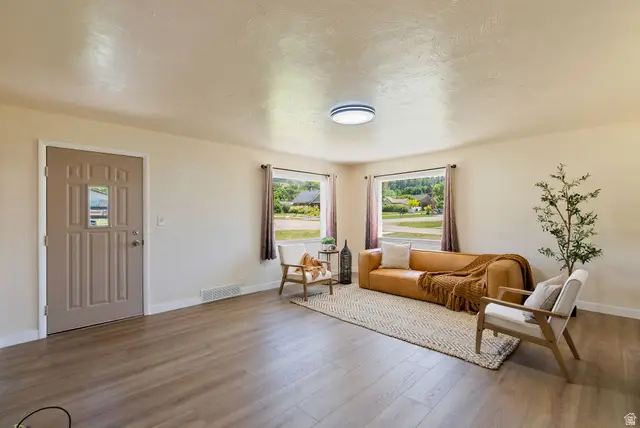 296 S 100 E, Richmond, UT 84333 - #3