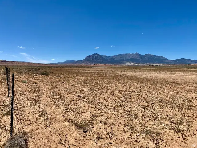 2521 E Fairview Ranch Rd, Hanksville, UT 84734 - #2