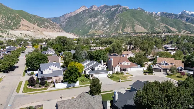 6931 S Knudsen Mill Cir, Cottonwood Heights, UT 84121 - #3