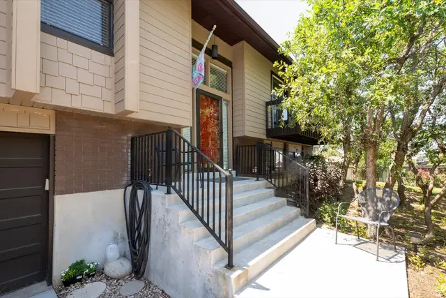 2916 E Cardiff Rd, Cottonwood Heights, UT 84121 - #1