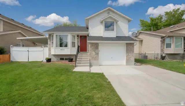 3042 W 8565 S, West Jordan, UT 84088 - #1