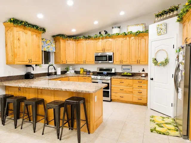 1518 W River Willow Ct, Bluffdale, UT 84065 - #3