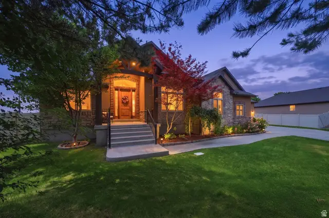 11372 S Via Arboles Ct W, South Jordan, UT 84095 - #1