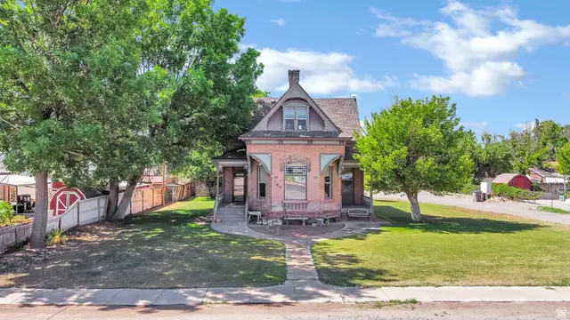147 W 200 N, Richfield, UT 84701 - #1