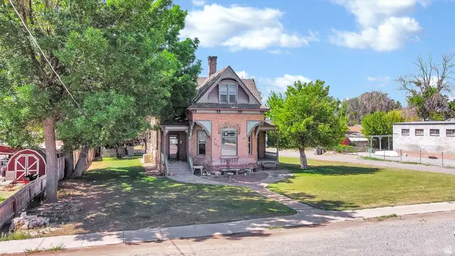 147 W 200 N, Richfield, UT 84701 - #2