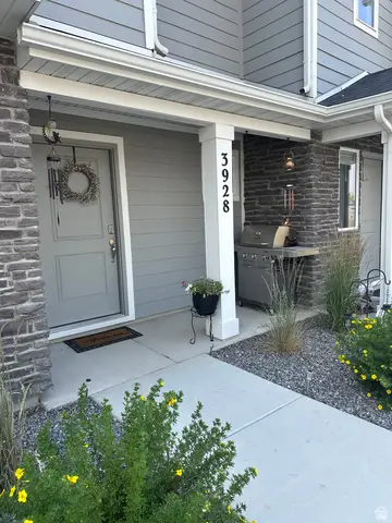 3928 Cougar Ln, Eagle Mountain, UT 84005 - #3