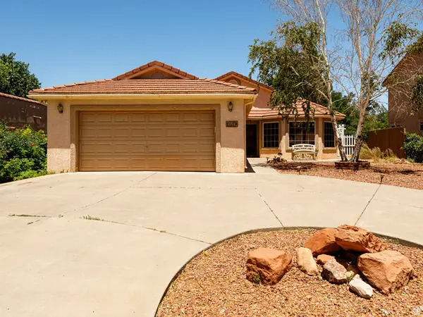 65 E Red Shadow Cir, Kanab, UT 84741