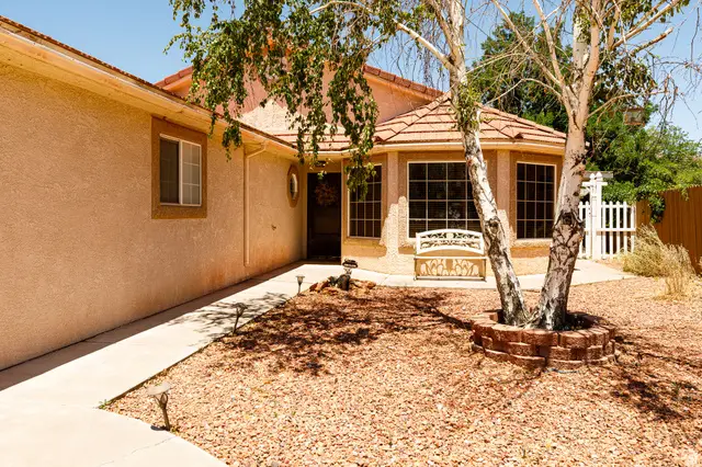 65 E Red Shadow Cir, Kanab, UT 84741 - #2