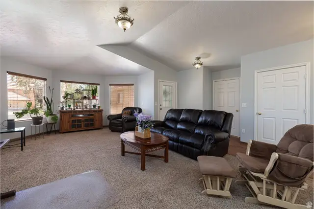65 E Red Shadow Cir, Kanab, UT 84741 - #3