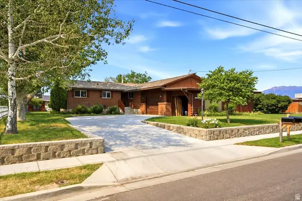 2252 W 800 N, Clinton, UT 84015