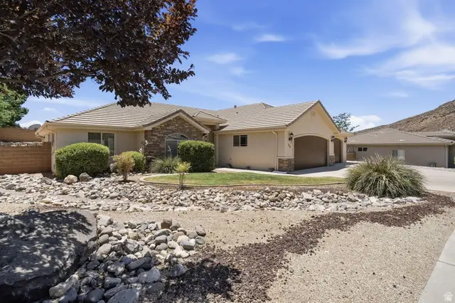 988 E Silver Falls Dr, Washington, UT 84780 - #2