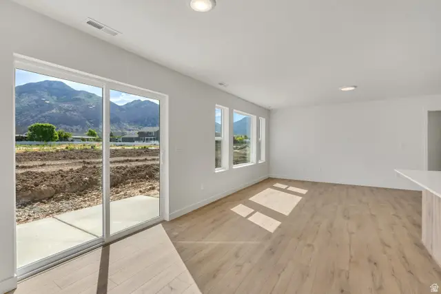 1068 N Summit View Dr W, Harrisville, UT 84404 - #3