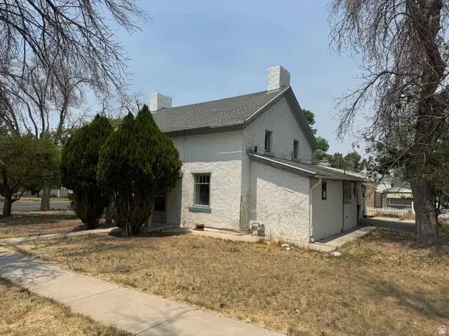 302 N Main St, Manti, UT 84642 - #2