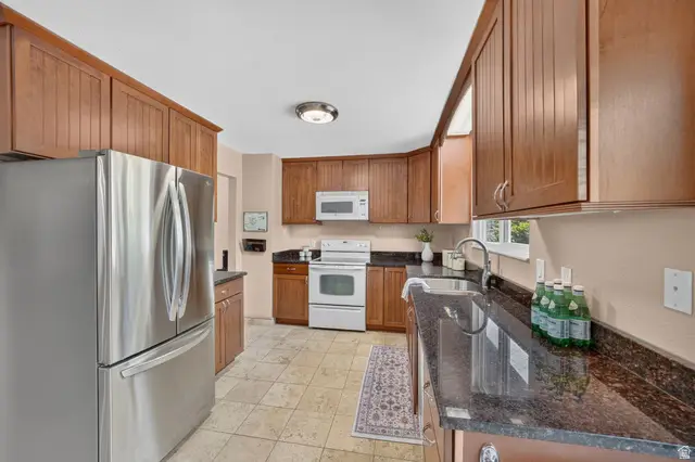 9545 S Robins Way, Sandy, UT 84094 - #1