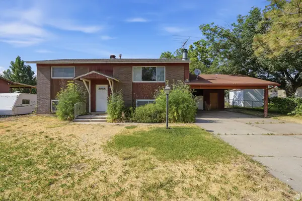 572 W 1680 N, Clinton, UT 84015