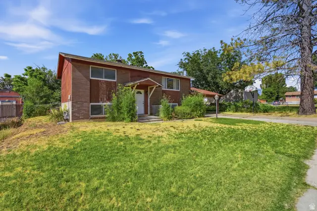 572 W 1680 N, Clinton, UT 84015 - #2