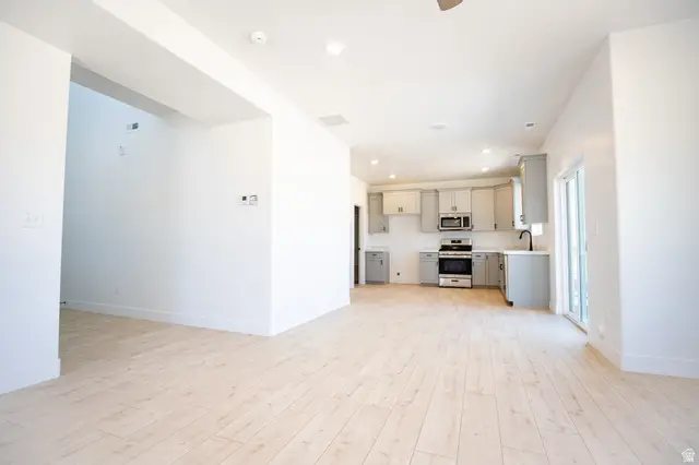 564 W 1775 N, Harrisville, UT 84404 - #2