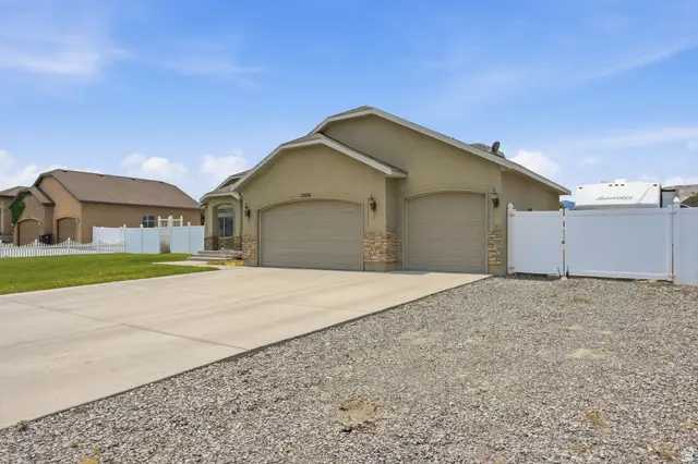 13524 S Grand Trotter Way, Herriman, UT 84096 - #3
