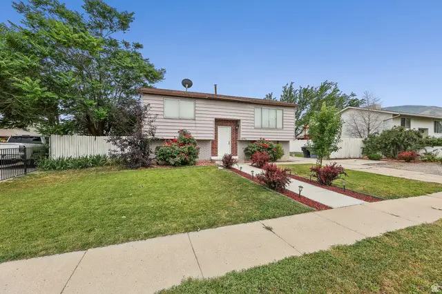 8129 W Armoridge Ln S, Magna, UT 84044 - #2