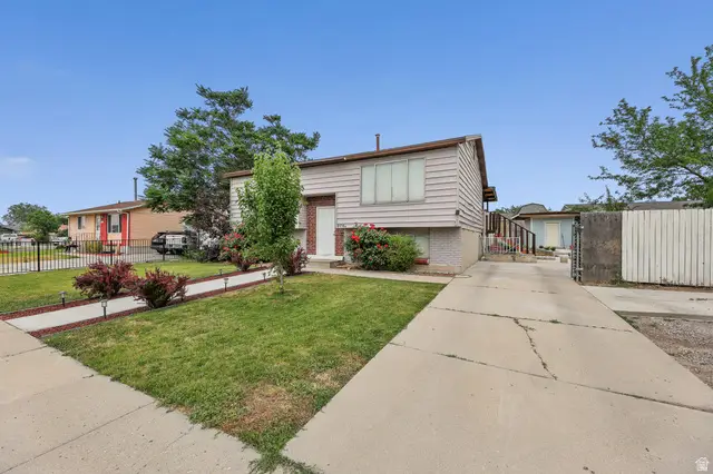 8129 W Armoridge Ln S, Magna, UT 84044 - #3