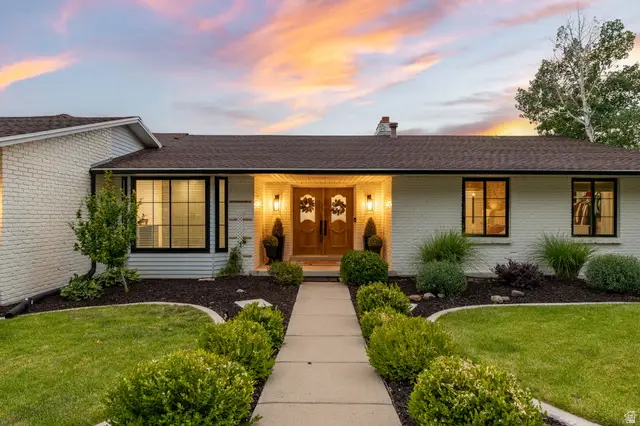126 S Sunset Dr, Farmington, UT 84025 - #3