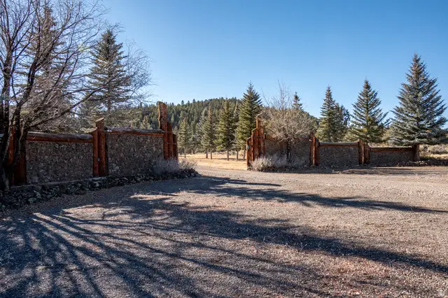 1955 W Mammoth Creek Rd, Hatch, UT 84735 - #3
