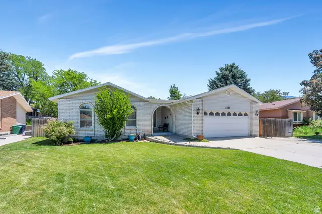 8093 S Beaumont Dr E, Sandy, UT 84093 - #2