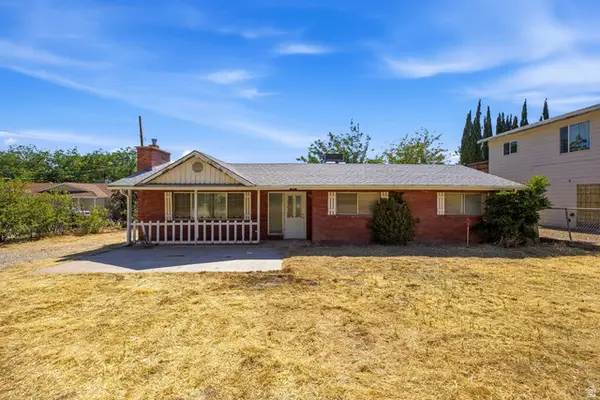 44 S Toquer Blvd, Toquerville, UT 84774