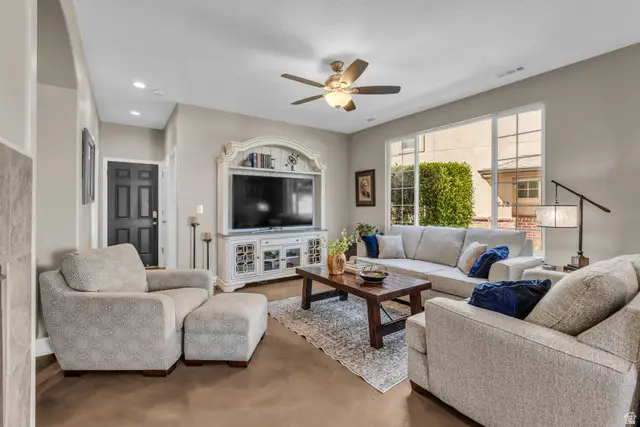 658 Canterbury Ln, North Salt Lake, UT 84054 - #3