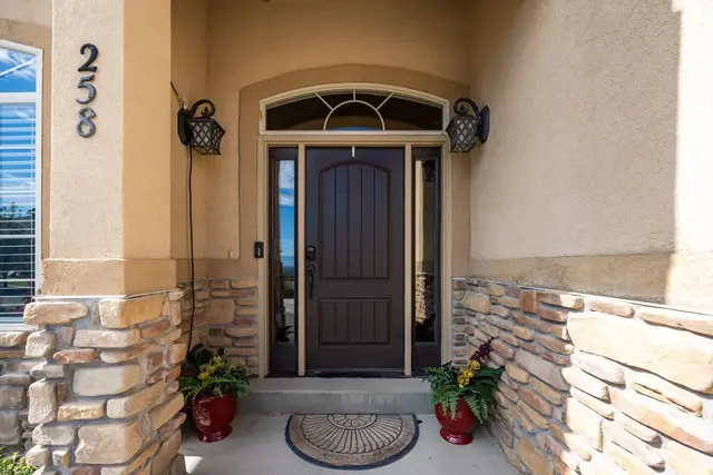 258 E Red Leaf Dr, Draper, UT 84020 - #2