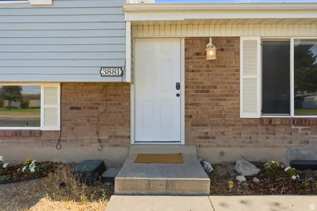 3881 S Bonniewood Dr W, West Valley City, UT 84119 - #3